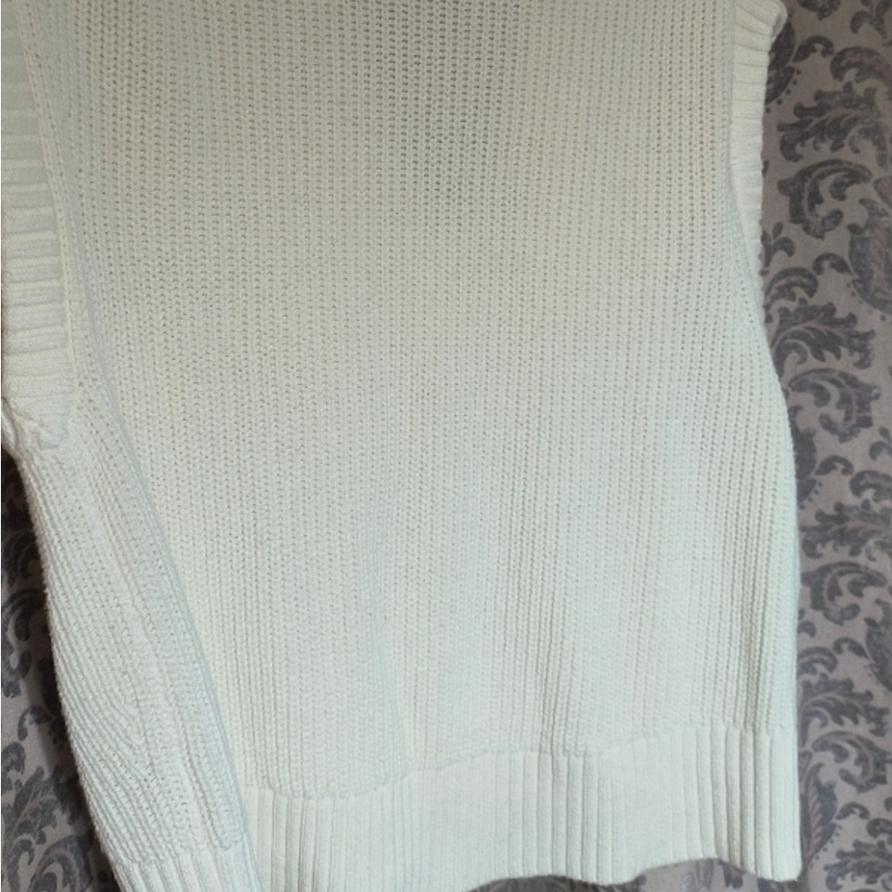 Banana Republic V-Neck Sweater - Picture 4 of 5